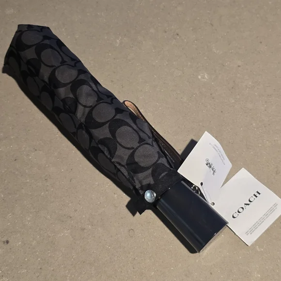 Coach NWT Sig Umbrella - Picture 2 of 8
